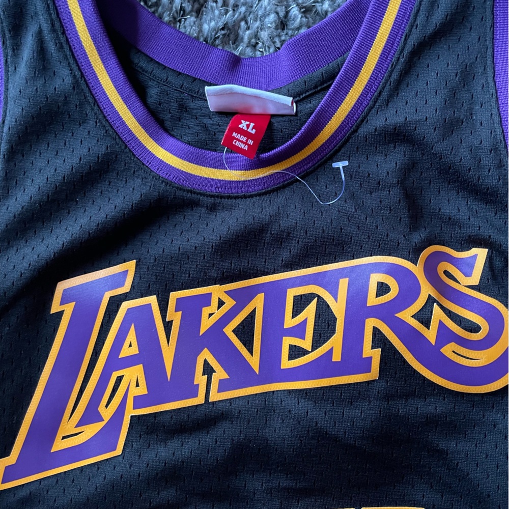Men's Mitchell & Ness Magic Johnson Purple Los Angeles Lakers 1984/85. - Picture 6 of 8